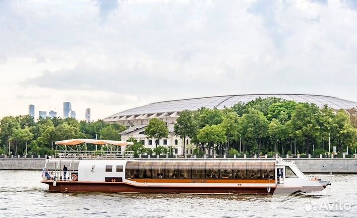 Аренда панорамного теплохода, цены от собственника