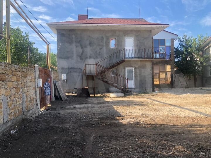 Гостиница, 700 м²