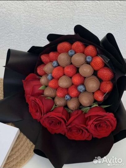 Клубника в шоколаде букет