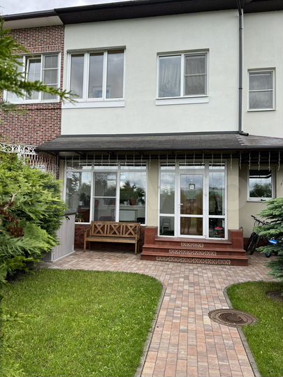 Дом 200 м² на участке 2 сот.