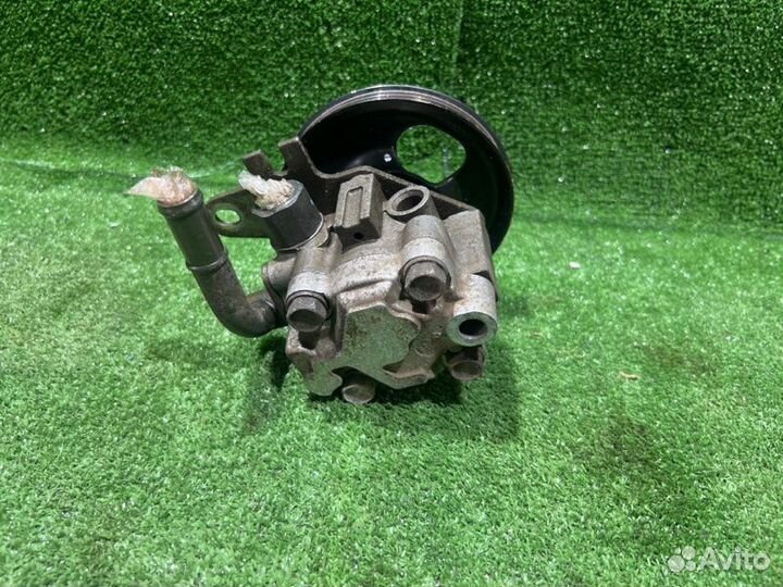 Насос гидроусилителя руля Nissan Almera Classic 1