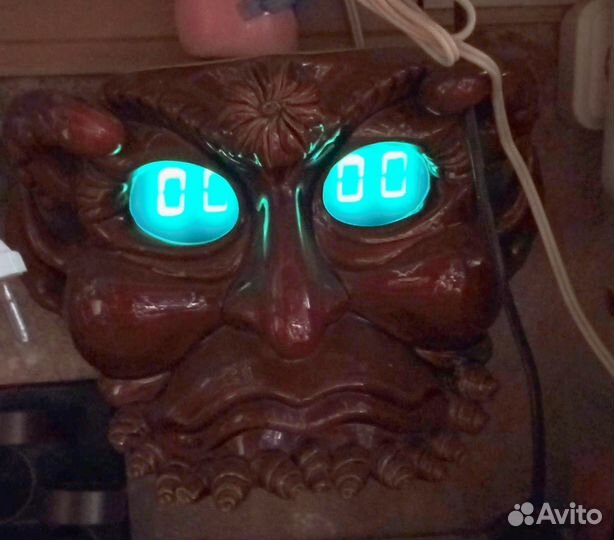 Часы электронные. Чёрт