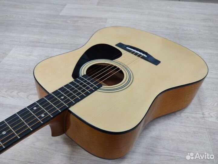 Новая акустическая гитара Yamaha