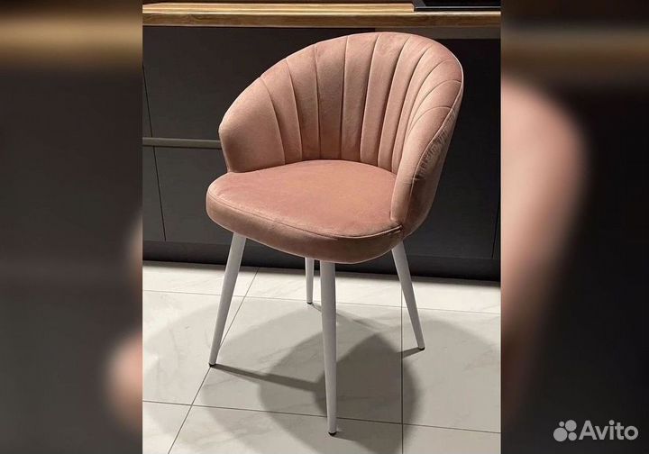 Мягкий стул для гостиной