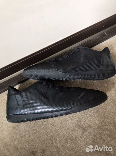 Бутсы футзалки и кросовки Демих