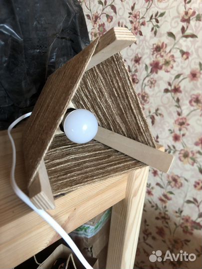Светильник настольный