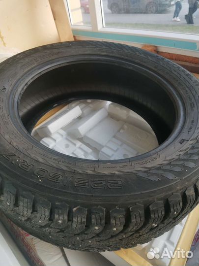 Nokian Tyres Hakkapeliitta 9 SUV 225/60 R17