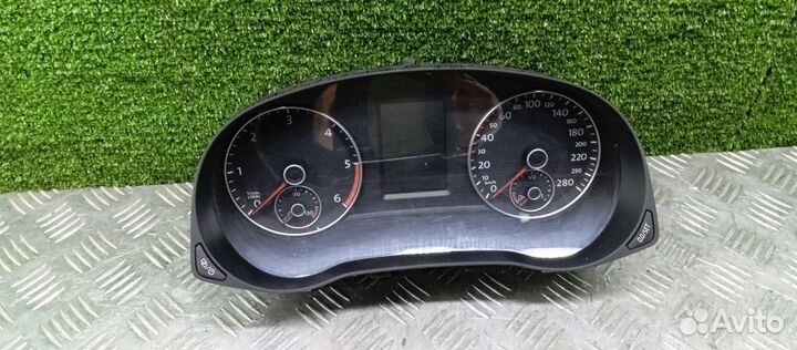 Панель приборов Volkswagen Passat