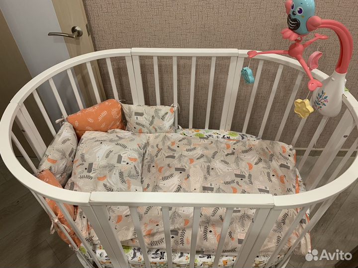 Детская кроватка с маятником (матрасы, постельное)