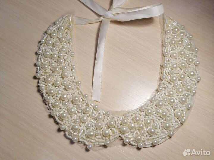 Воротничек жемчужный