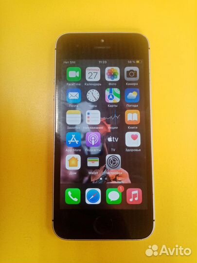 iPhone SE, 32 ГБ