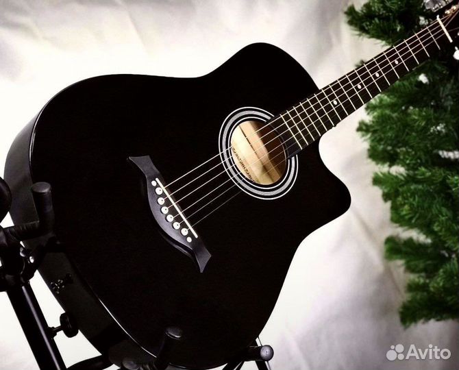 Акустическая гитара новая с чехлом