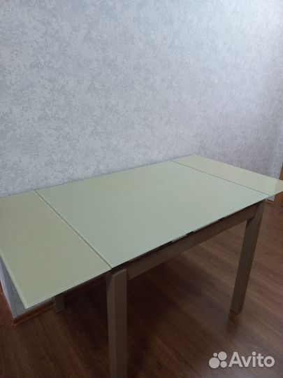 Кухонный стол стеклянный раскладной
