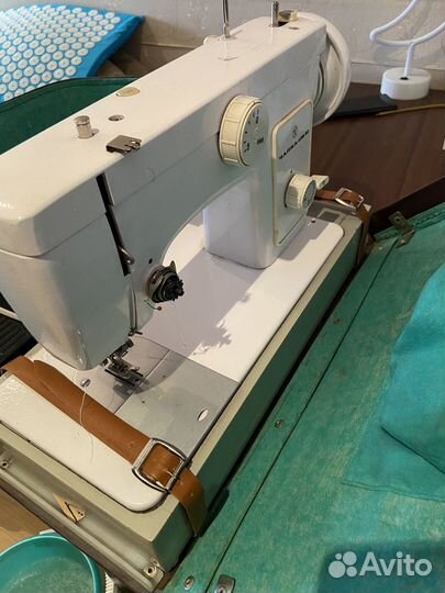 Швейная машинка чайка 132