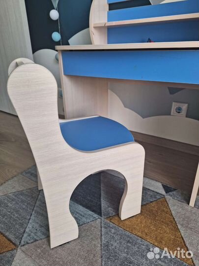 Детский стол и стул 