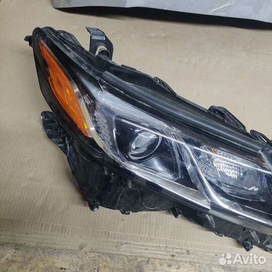 Фара LED правая Toyota Camry 70 2018-2021