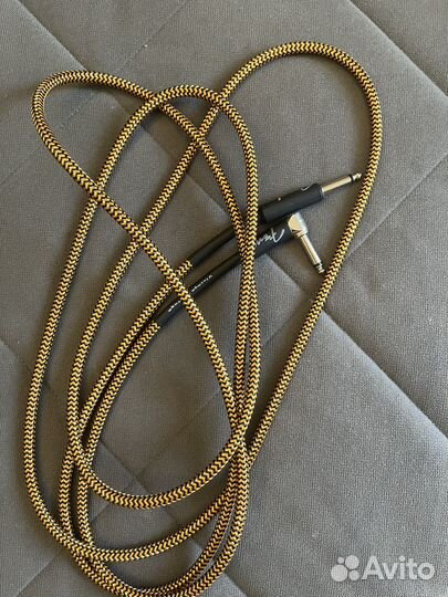 Электрогитара с комбоусилителем и аксессуарами