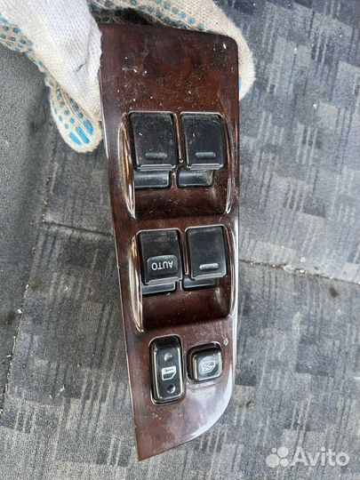 Блок управления стеклоподъемниками Toyota Carina