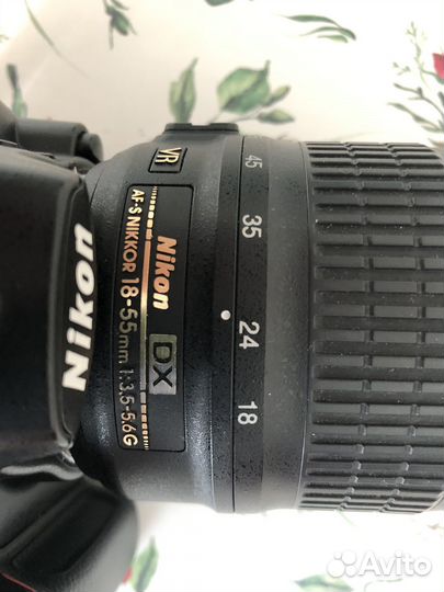 Зеркальный фотоаппарат Nikon D5000