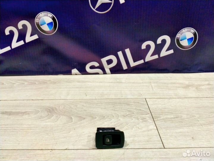 Блок управления стеклоподъемниками задний правый