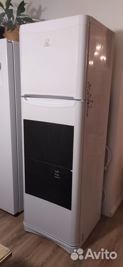 Холодильник indesit