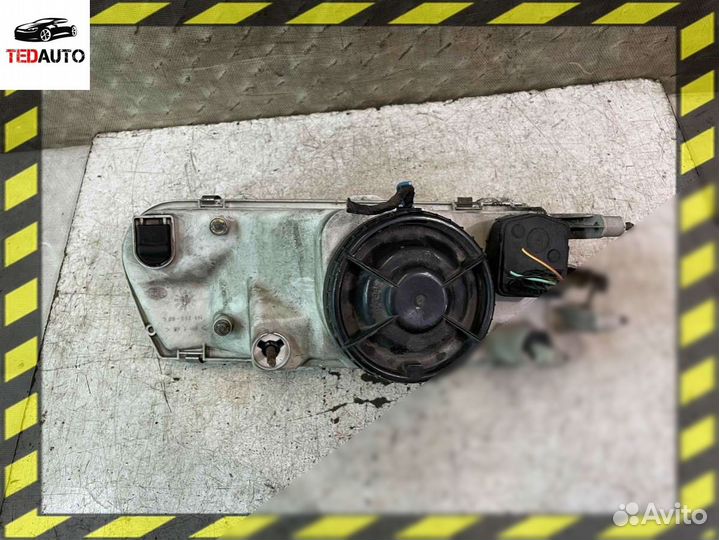 Фара передняя левая, Mitsubishi Carisma 1997