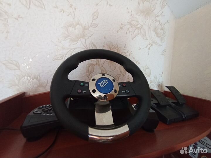 Игровой руль с педалями и коробкой передач