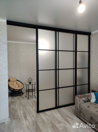 Раздвижная перегородка в спальню