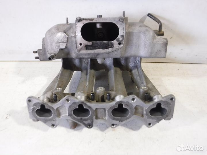 Впускной коллектор Kia Sportage I