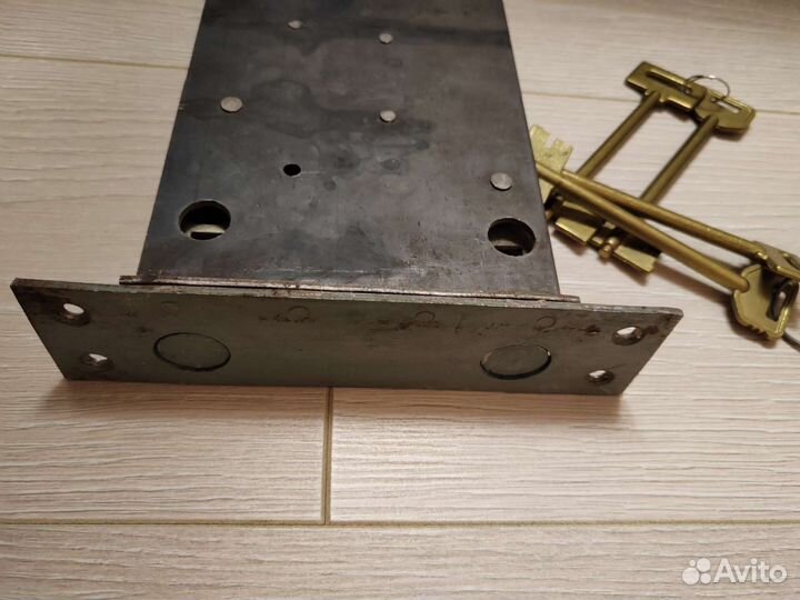 Большой замок для гаража, сейфа