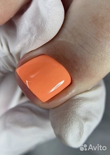 Модель на комплексный педикюр