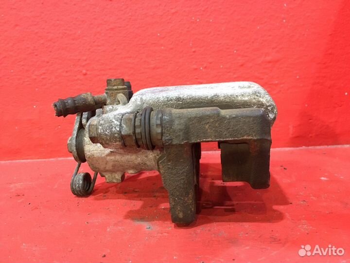 Суппорт задний правый Kia Ceed 2 (Jd) хетчбэк G4FA