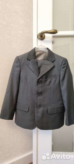 Костюм классический тройка (новый)