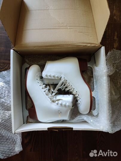 Фигурные коньки graf Sonata 38р. (248мм)