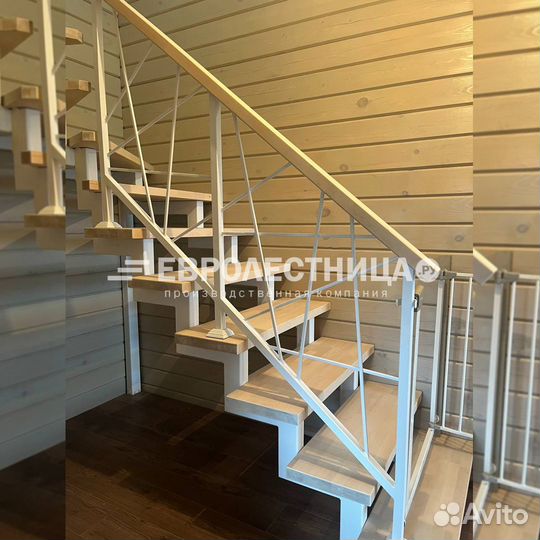 Лестница на металлокаркасе