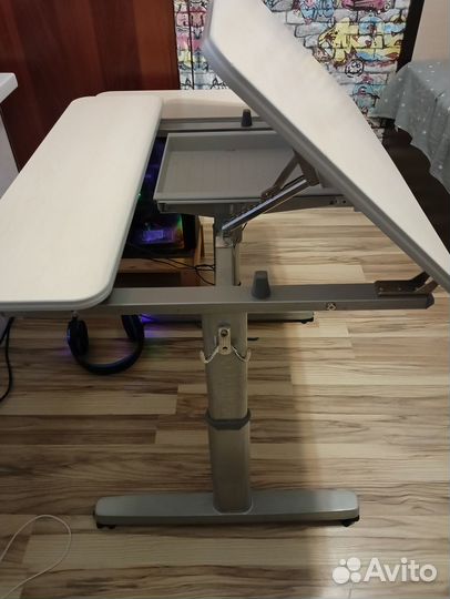 Растущий стол парта