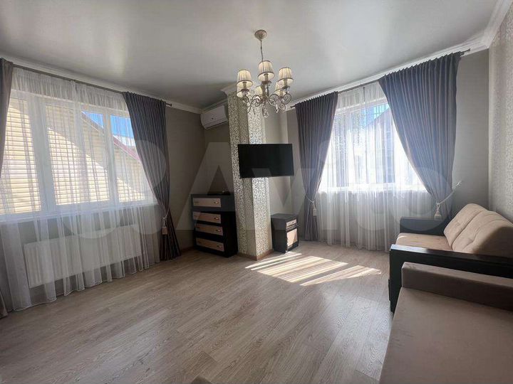 2-к. квартира, 56 м², 1/6 эт.