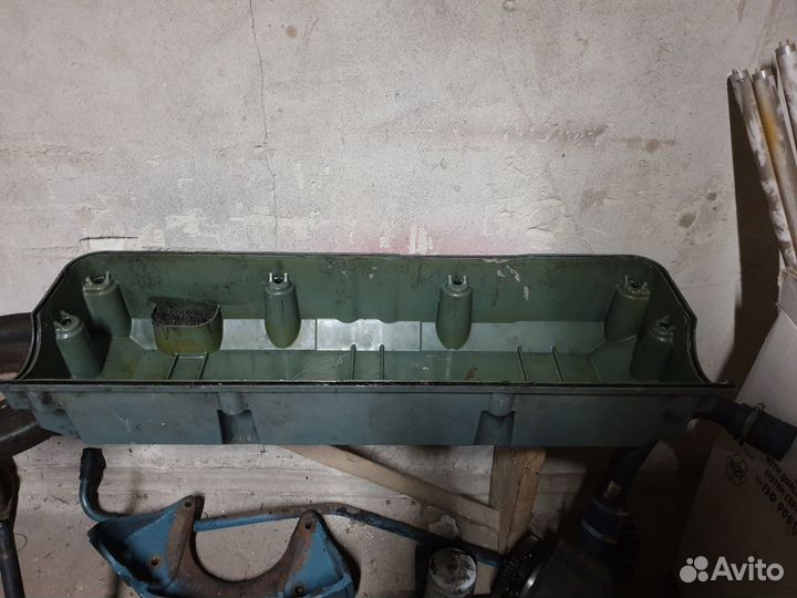 Клапаная крышка Detroit