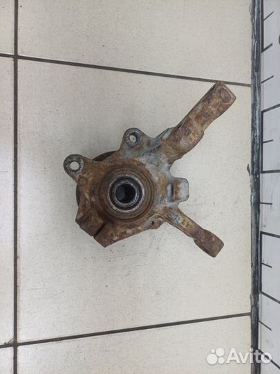 Кулак поворотный передний правый Renault Symbol