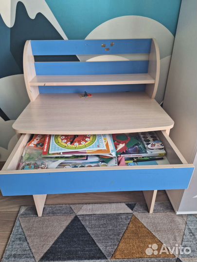 Детский стол и стул 