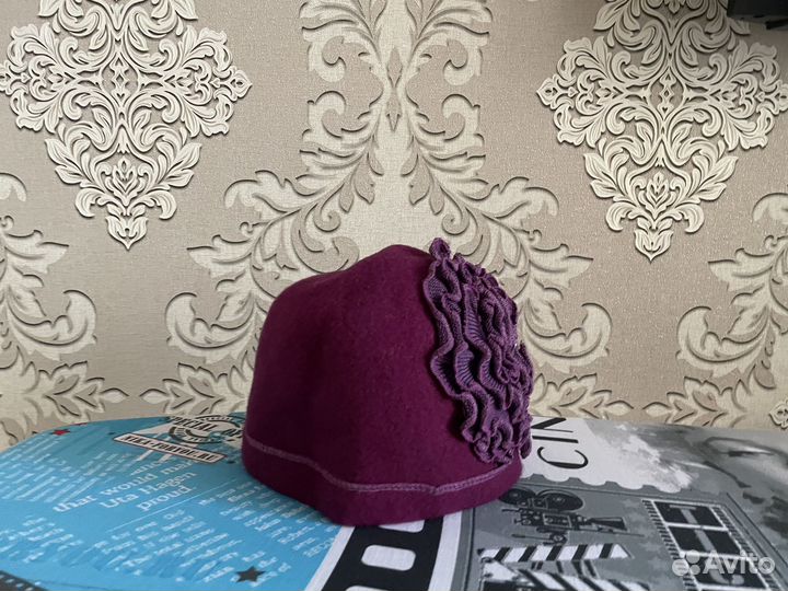 Шапка из шерсти женская