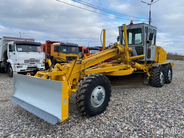 Автогрейдер ЧСДМ ДЗ-122, 2014