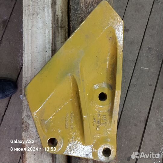 Бокорез ковша экскаватора CAT 7Y -0358 оригинал