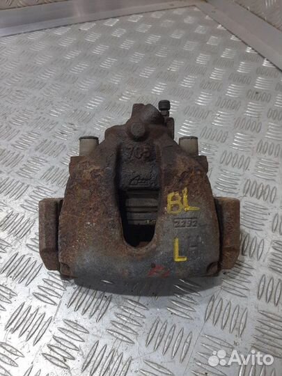 Суппорт передний левый Mazda 3 BL