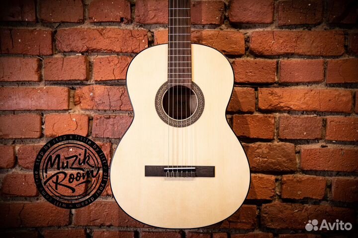 Классическая гитара 4/4 с чехлом Cort AC100-wbag