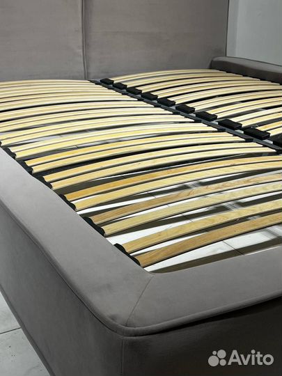 Кровать с подъёмным механизмом