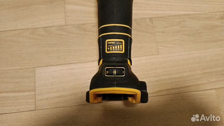 Аккумуляторная болгарка Dewalt DCG409VS