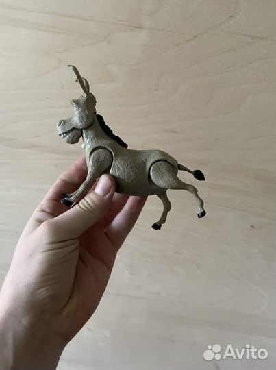 Фигурка осла из шерека
