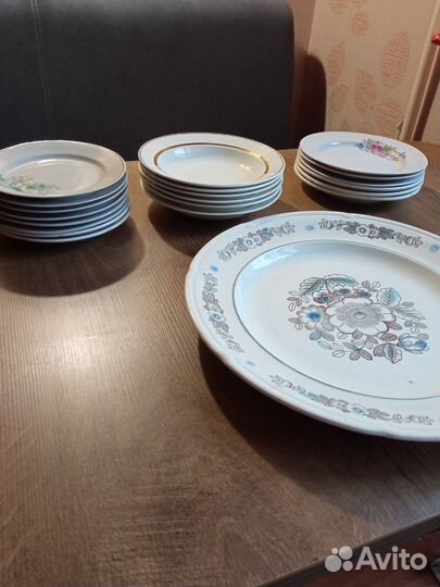 Тарелки и блюдо
