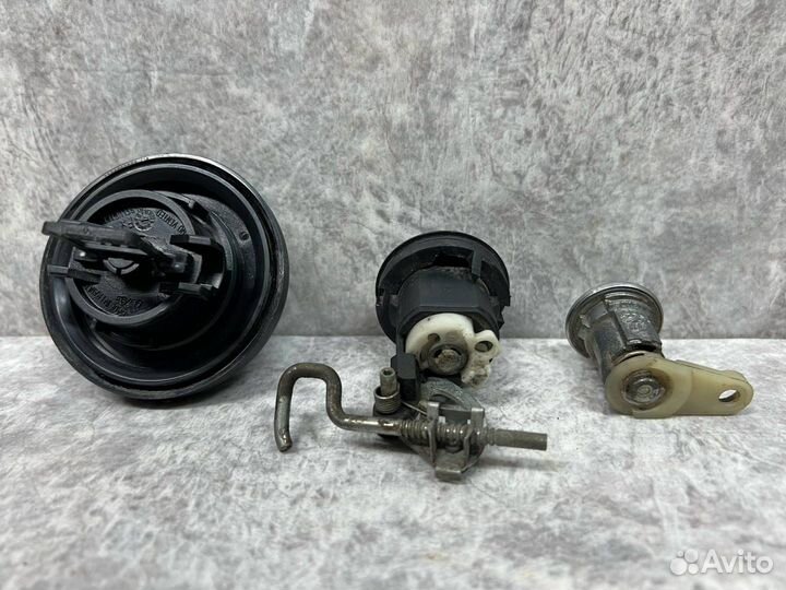 Замок зажигания Renault Logan 2 2016 487004438R